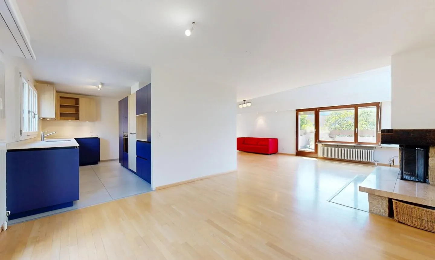 Attique-Maisonette avec Galerie, Terrasse et beaucoup de vie privée - Photo 2 sur 13