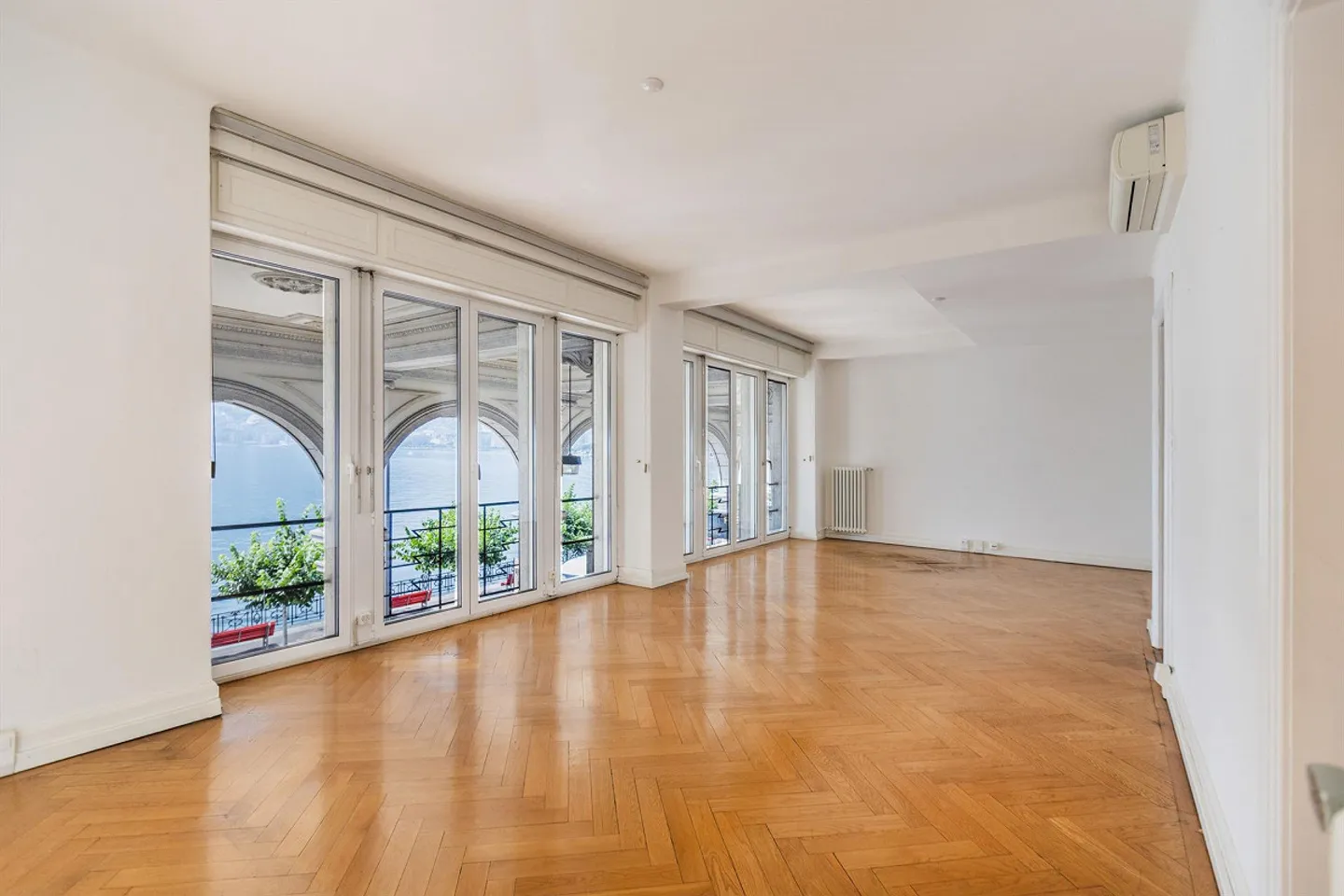 Prestige, functionality and central location in a single solution - Photo 3 of 9