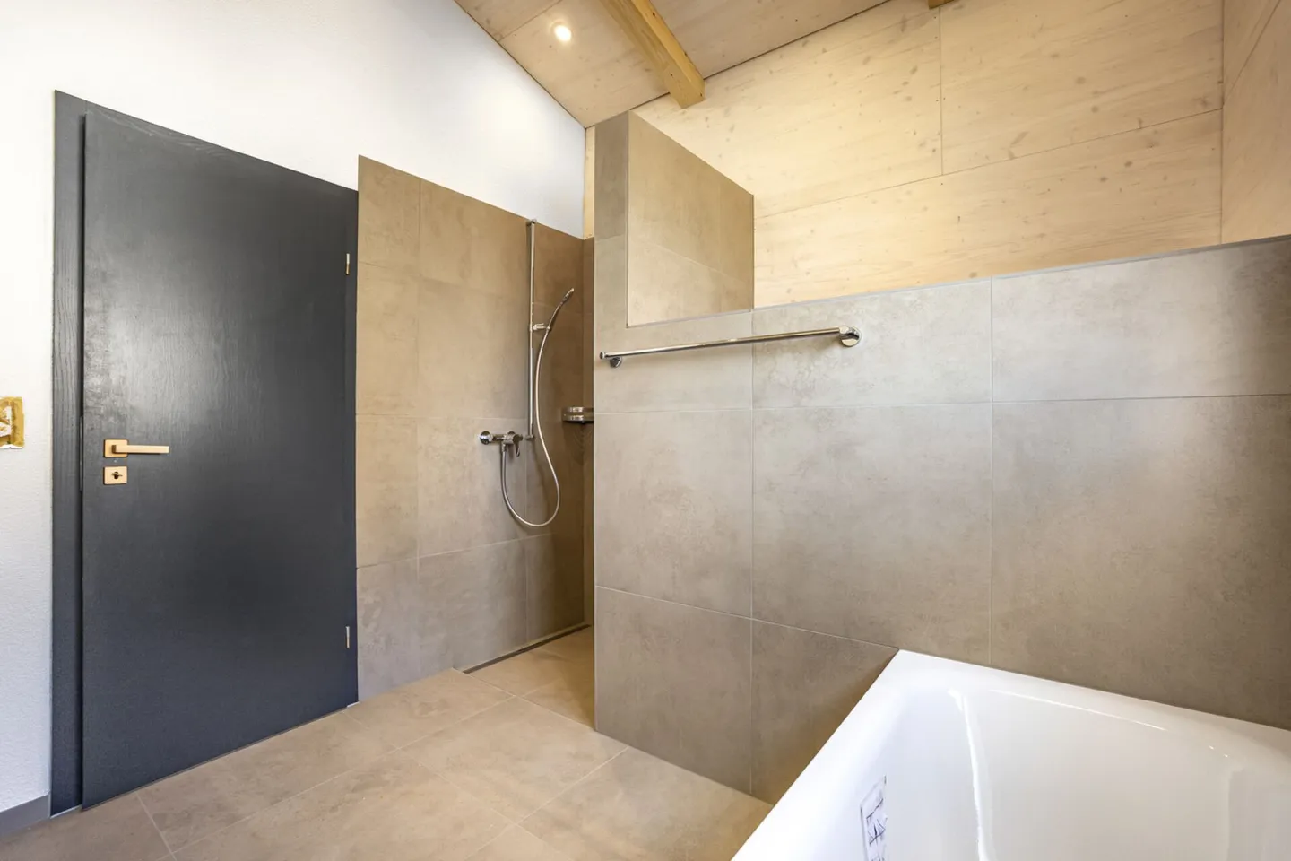 Maison individuelle de 4,5 pièces fraîchement rénovée - Photo 14 sur 22