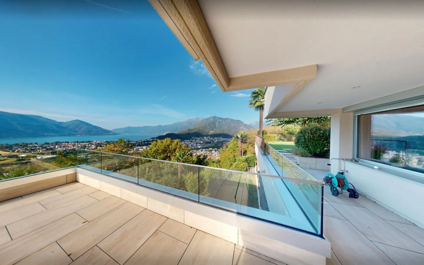 Appartamento Stupendo con Vista Lago - Foto 4 di 32