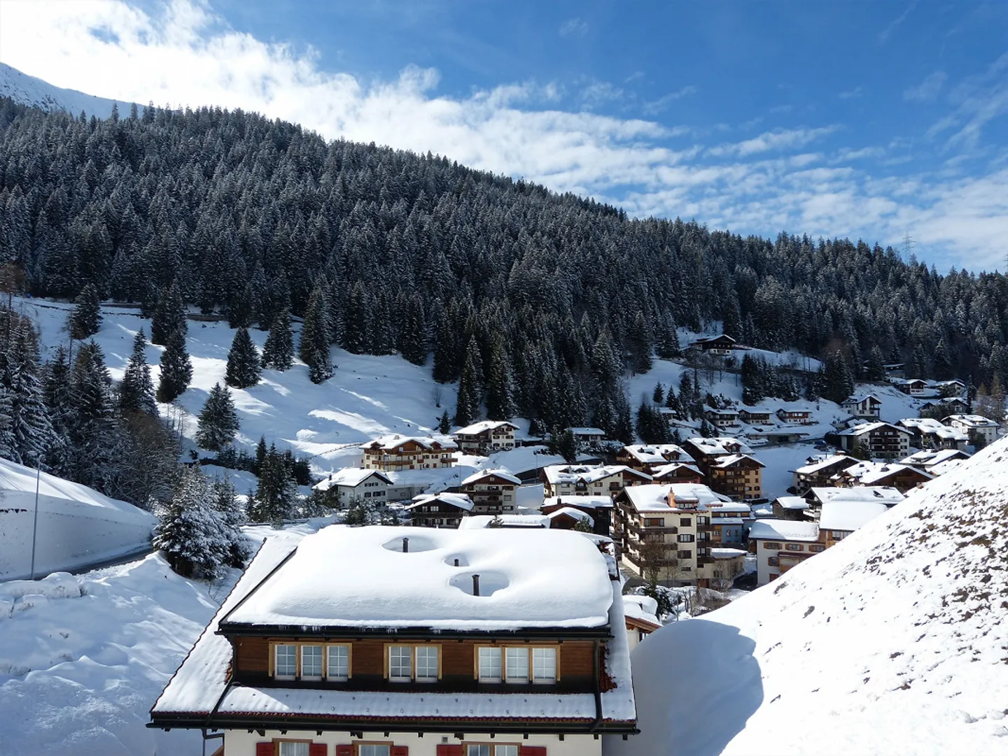 Möblierte 1.5 Zimmerwohnung mit grossem Balkon an sonniger Lage - Foto 1 von 17