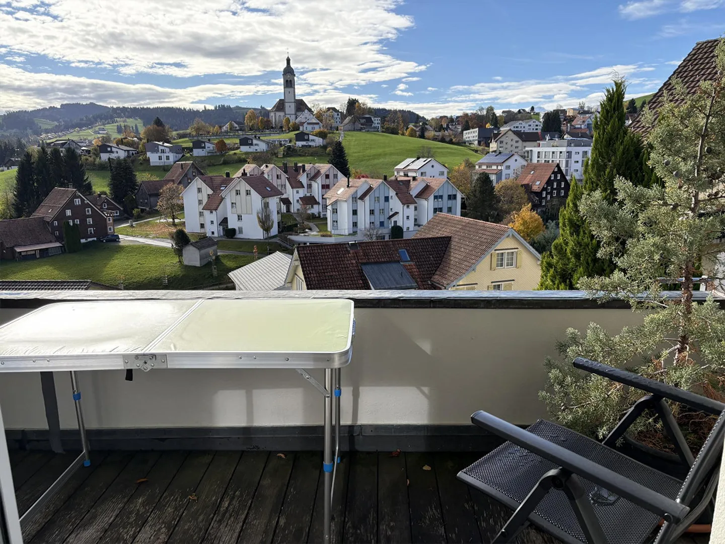 Appartement sous les combles de 2 pièces au 3ème étage - Photo 1 sur 10