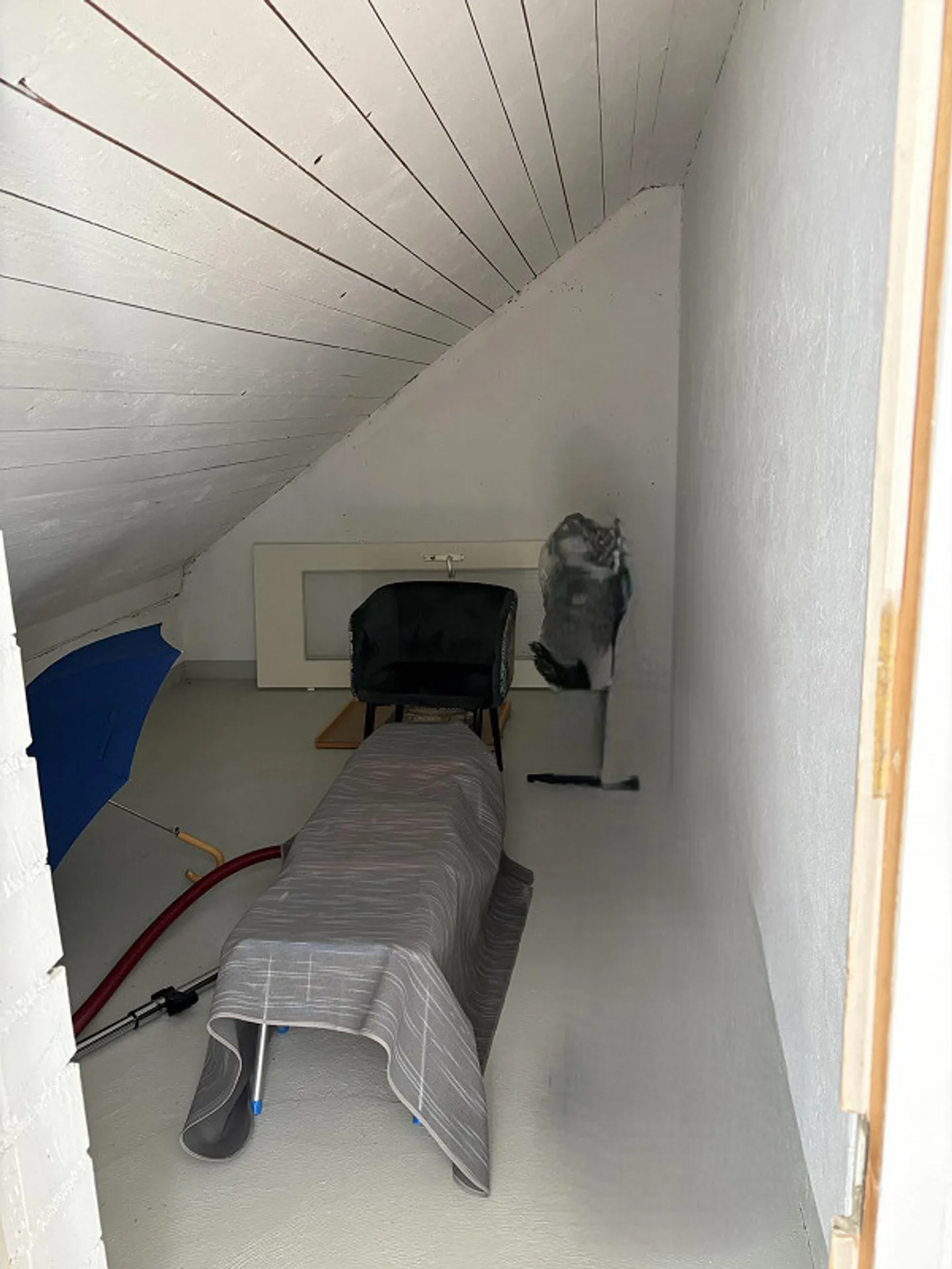 Appartement sous les combles de 2 pièces au 3ème étage - Photo 9 sur 10