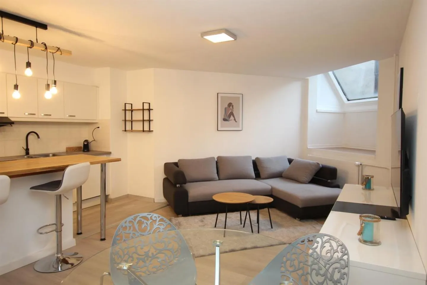 Furnished 4-room apartment - Photo 1 of 6