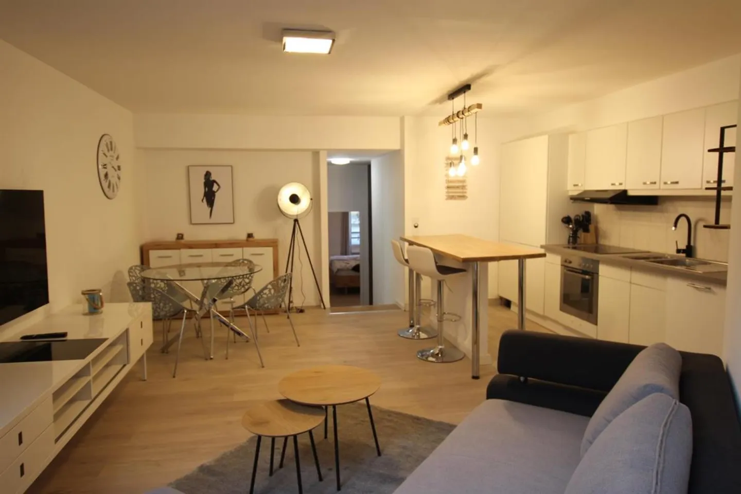 Furnished 4-room apartment - Photo 2 of 6