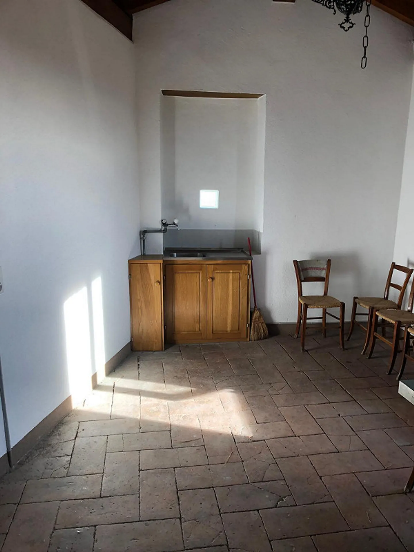 Tessiner Keller auf Zwei Ebenen mit Offener Aussicht - Foto 3 von 8