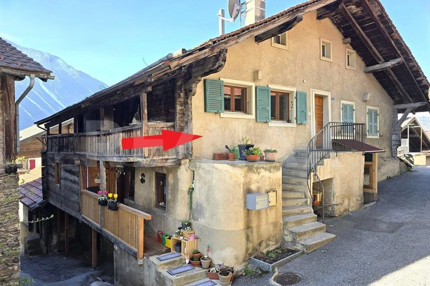 Charming apartment in the village center - Photo 2 of 13
