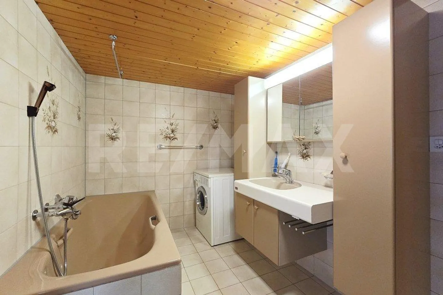 Charming apartment in the village center - Photo 12 of 13