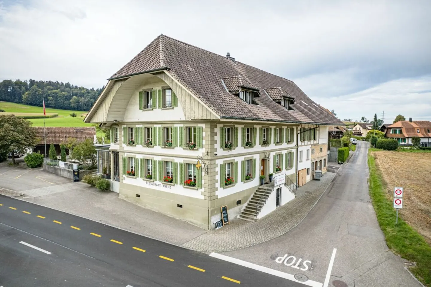 Mischgenutztes Gebäude kaufen - Foto 6 von 7