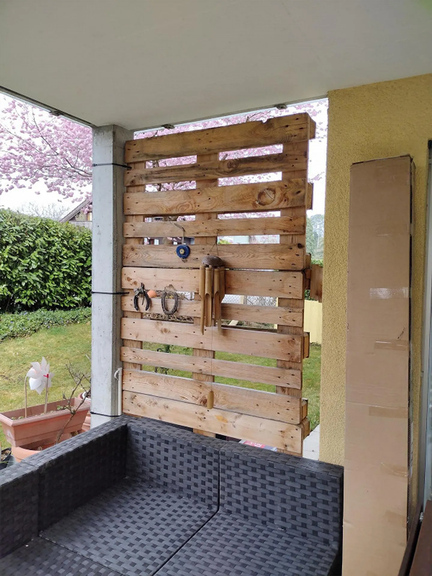 Ampio appartamento di 3,5 locali al piano terra, posizione molto centrale vicino al parco del lago - Foto 4 di 16