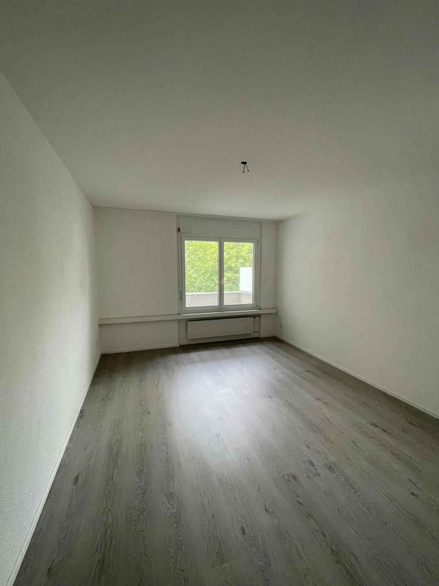 Appartement lumineux de 3,5 pièces dans le quartier populaire de Lacuna - calme, vert... - Photo 7 sur 12