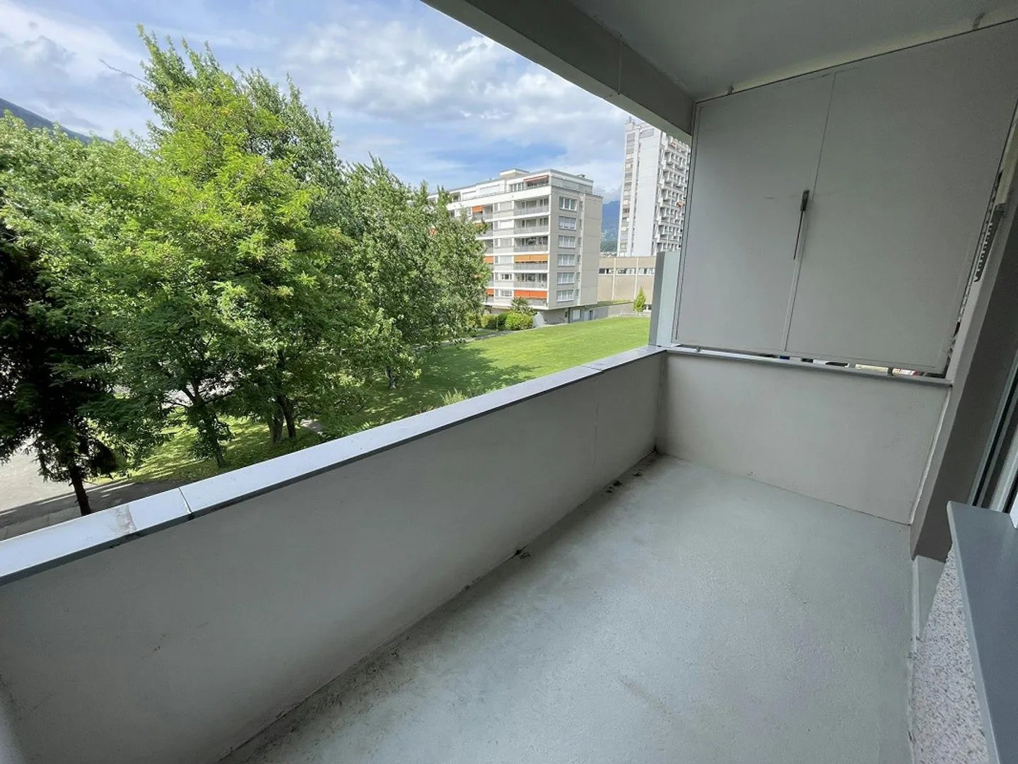 Appartement lumineux de 3,5 pièces dans le quartier populaire de Lacuna - calme, vert... - Photo 10 sur 12