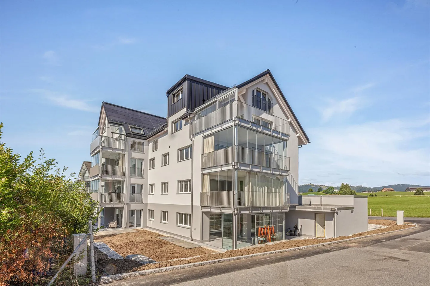 Exclusive 5.5-room maisonette apartment (West) - Living on two floors - Photo 1 of 14