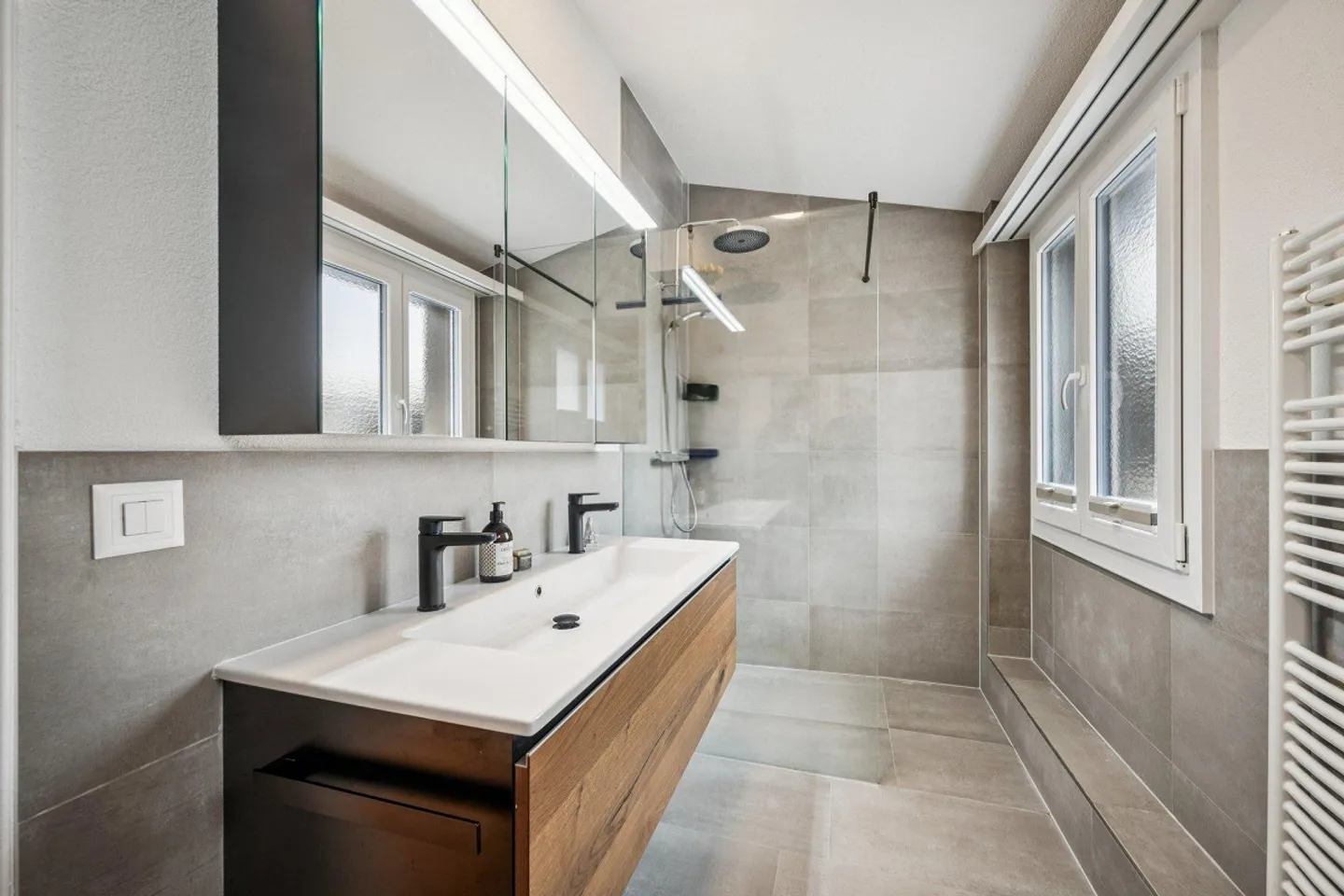 Bijou confortable avec jardin bien entretenu - Photo 2 sur 4