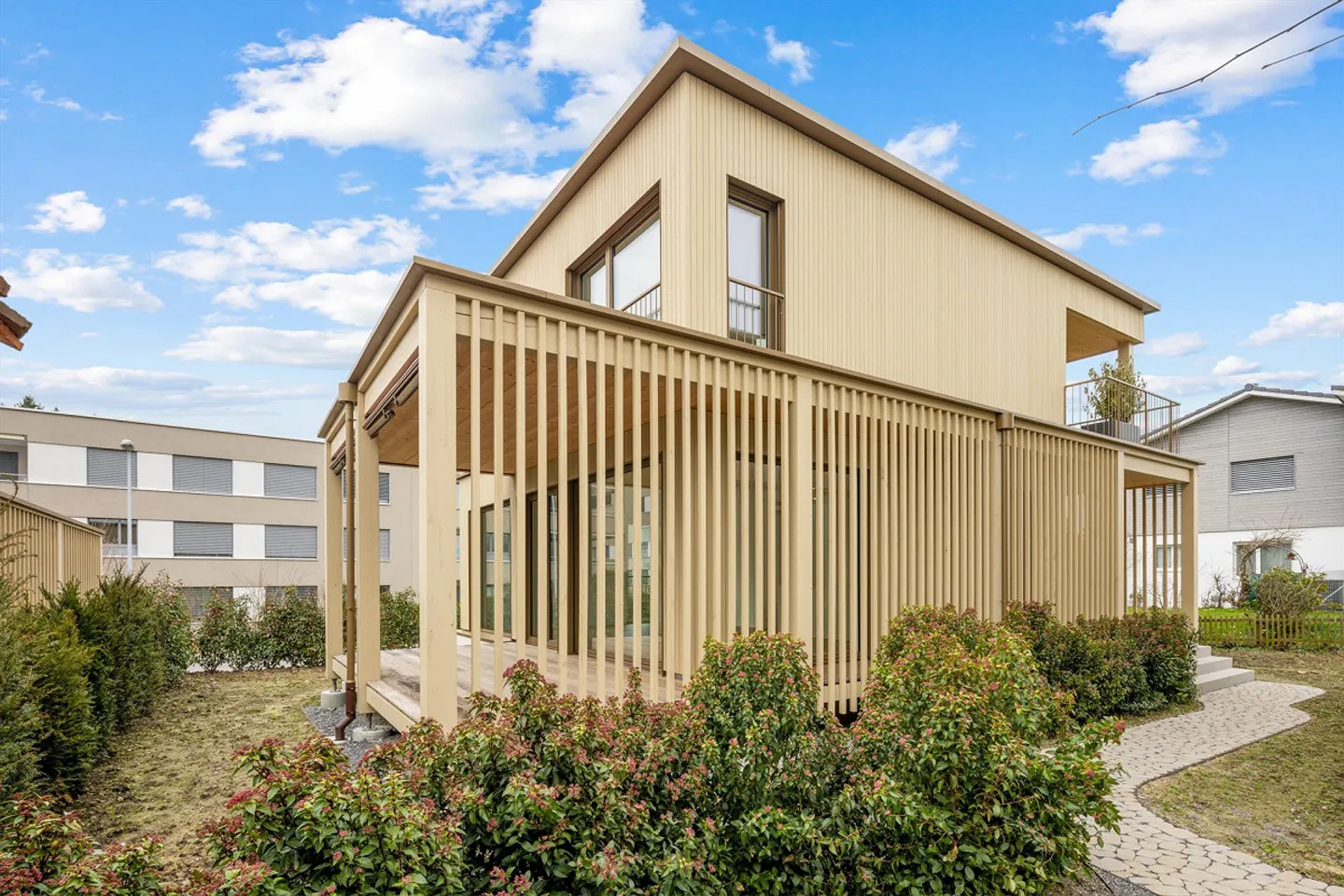 Detached single-family house in a family-friendly location - Photo 1 of 7