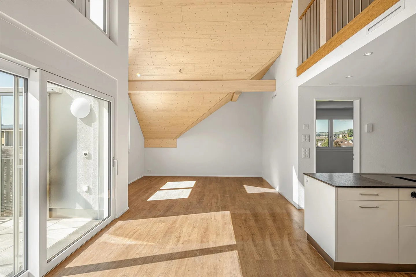 Exclusive 5.5-room maisonette apartment (West) - Living on two floors - Photo 4 of 14