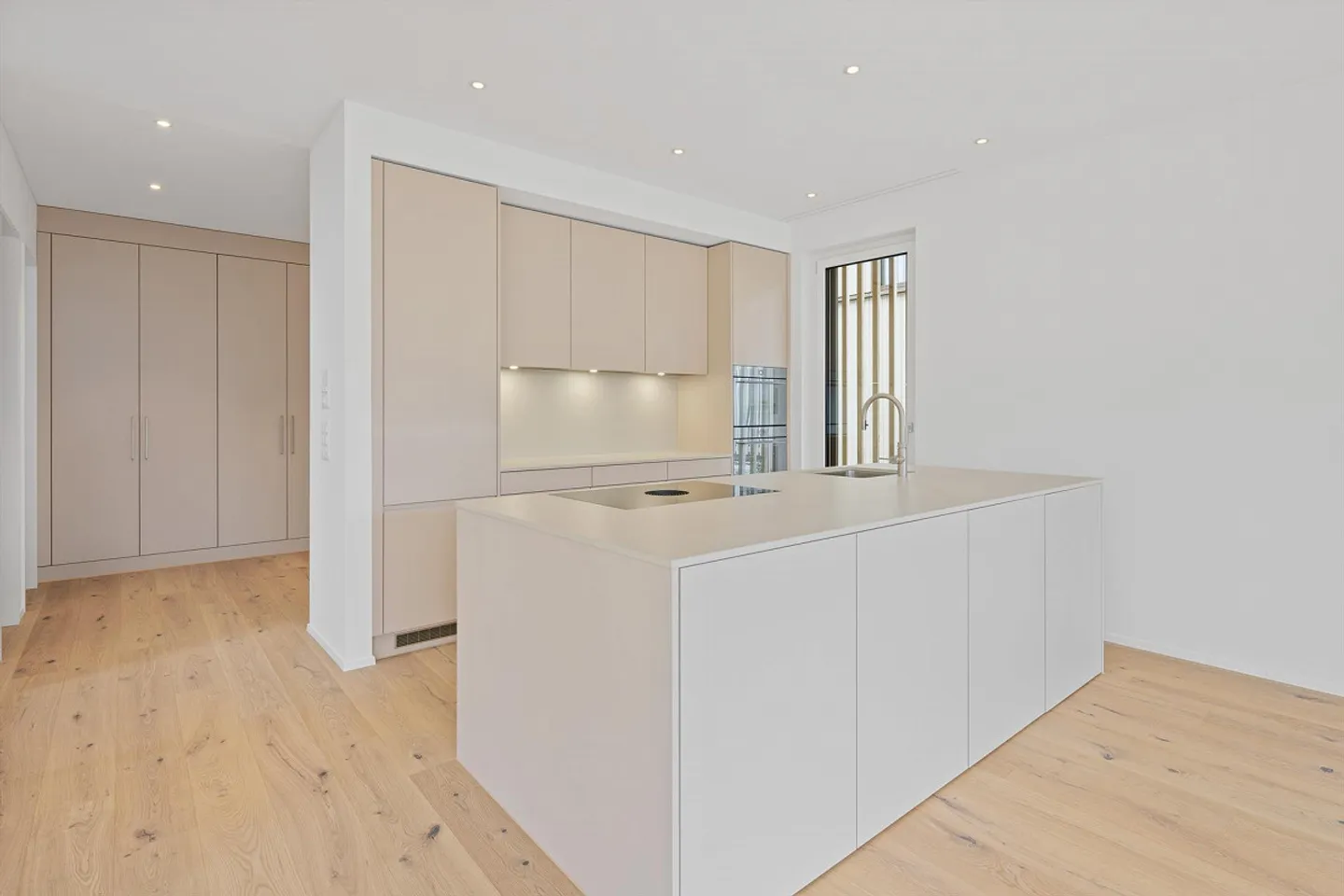 Detached single-family house in a family-friendly location - Photo 3 of 7