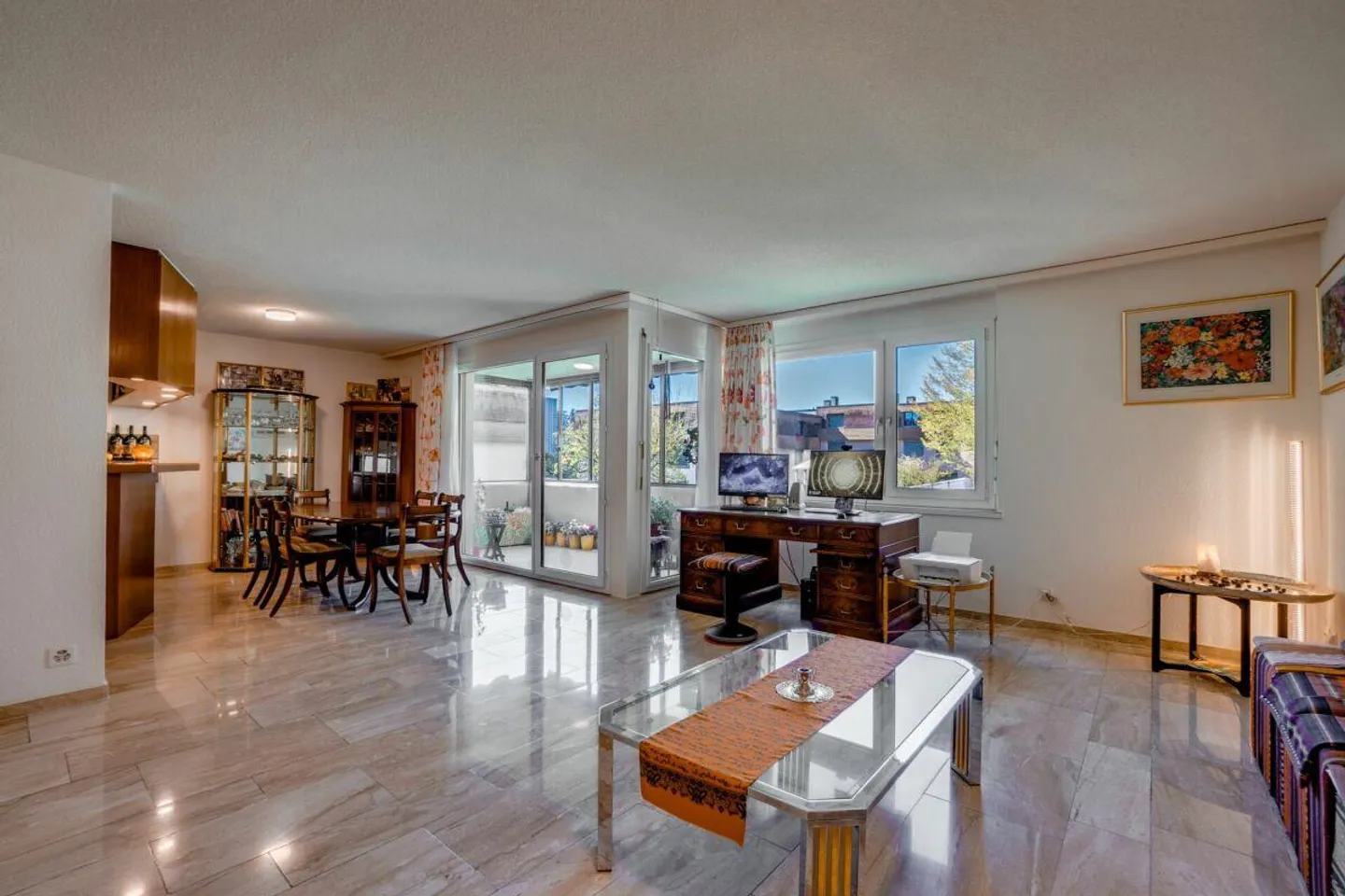 ELEGANT 4.5 ROOM FAMILY APARTMENT - Photo 1 of 10