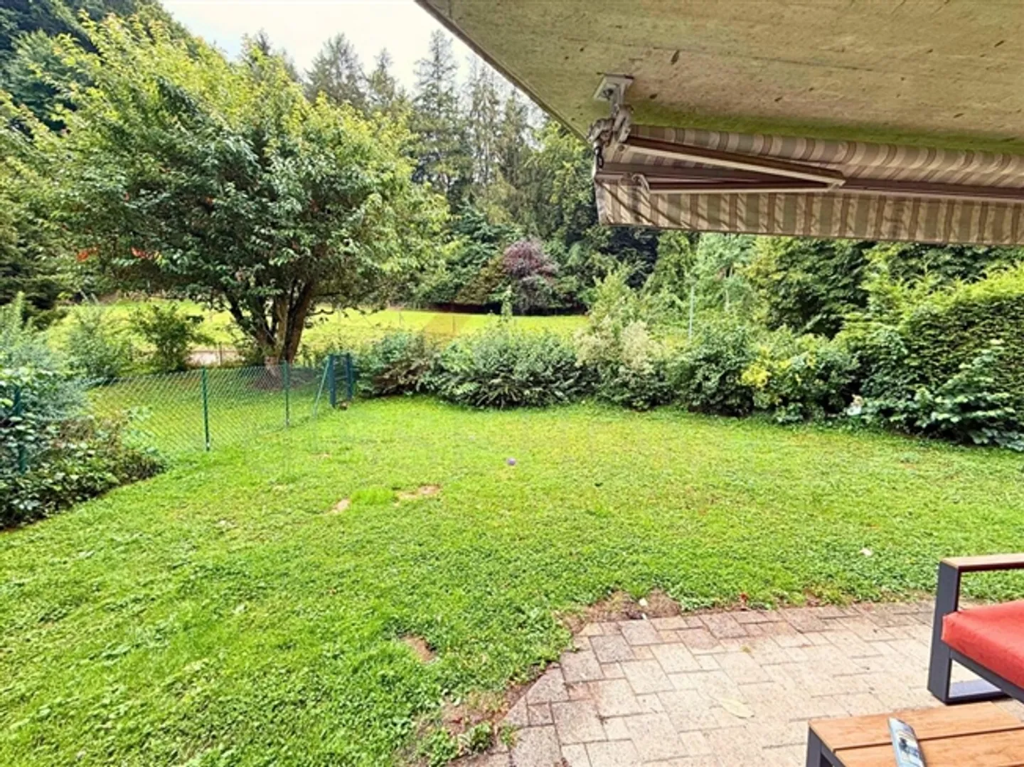 «Stilvolle 4.5-Zimmer-Erdgeschosswohnung in Studen BE - mit sonnigem Sitzplatz und privater Garage» - Foto 11 von 16