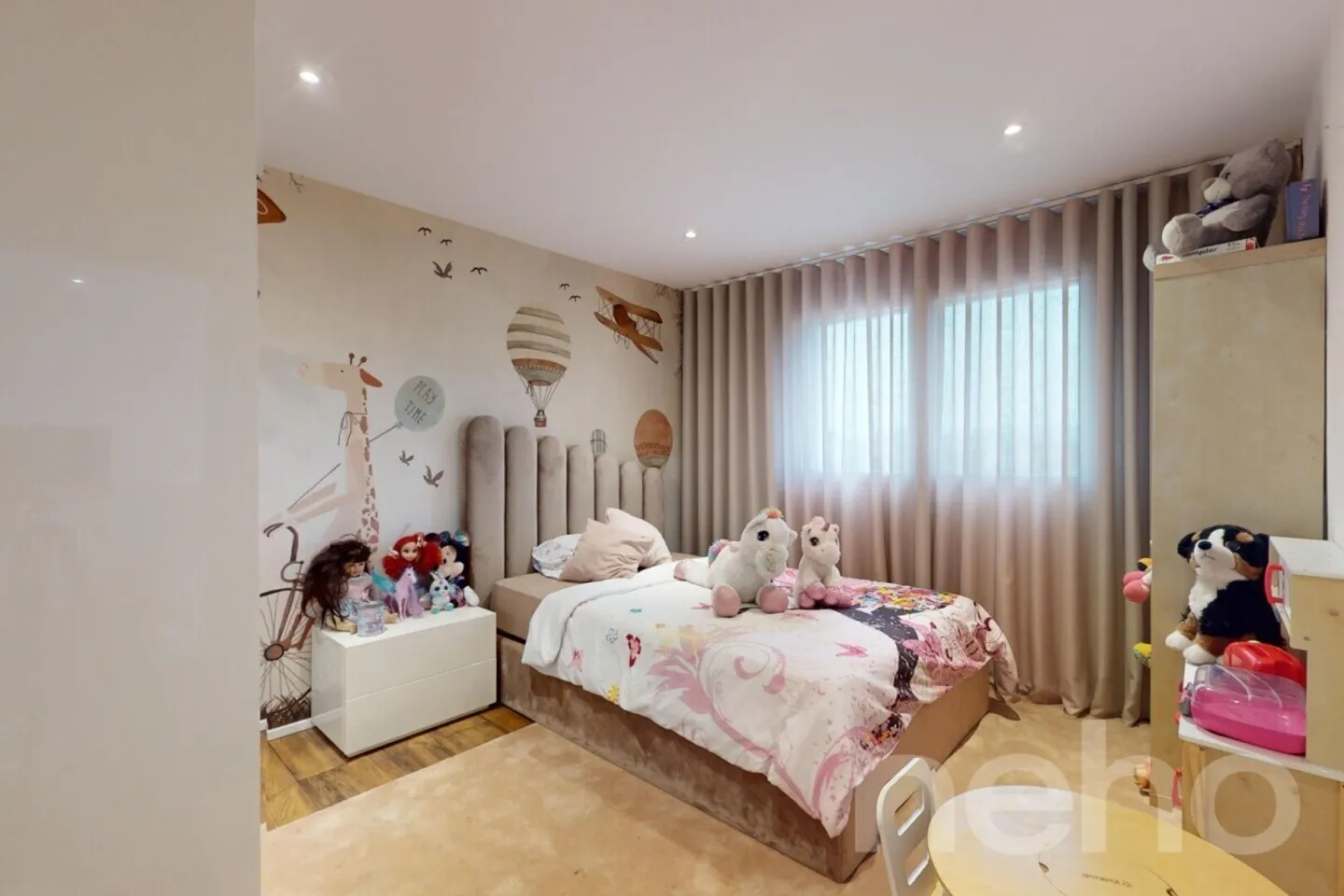 Schöne moderne Einfamilienvilla mit Garten - Foto 8 von 13