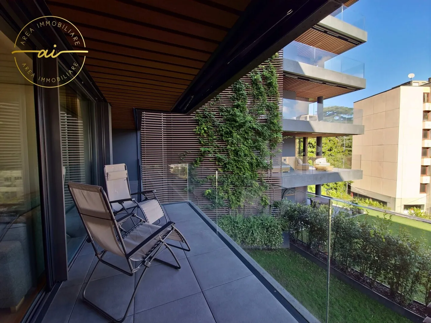 REFINED 3.5 ROOM APARTMENT WITH TERRACE IN PARADISO - Photo 1 of 13