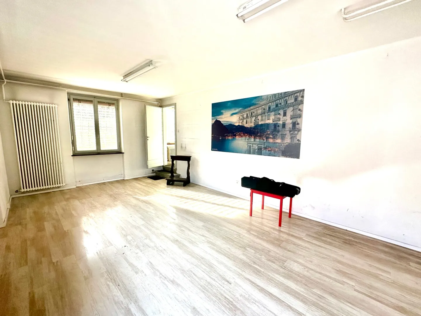 Wunderschönes freistehendes Haus mit 7,5 Zimmern und Garten in Cureglia - Foto 5 von 12