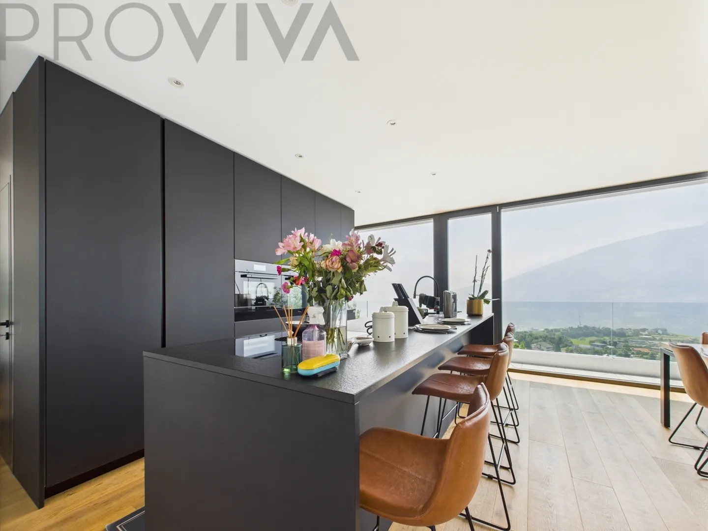 Modernly equipped, fantastic view, heated outdoor pool included - Photo 4 of 7