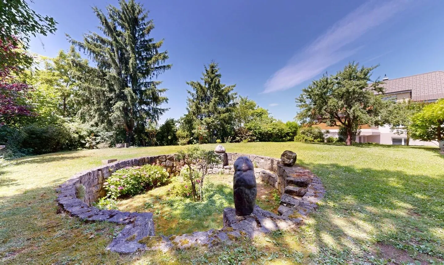 Maison individuelle spacieuse de 7,5 pièces avec jardin idyllique à Dornach - Photo 1 sur 11