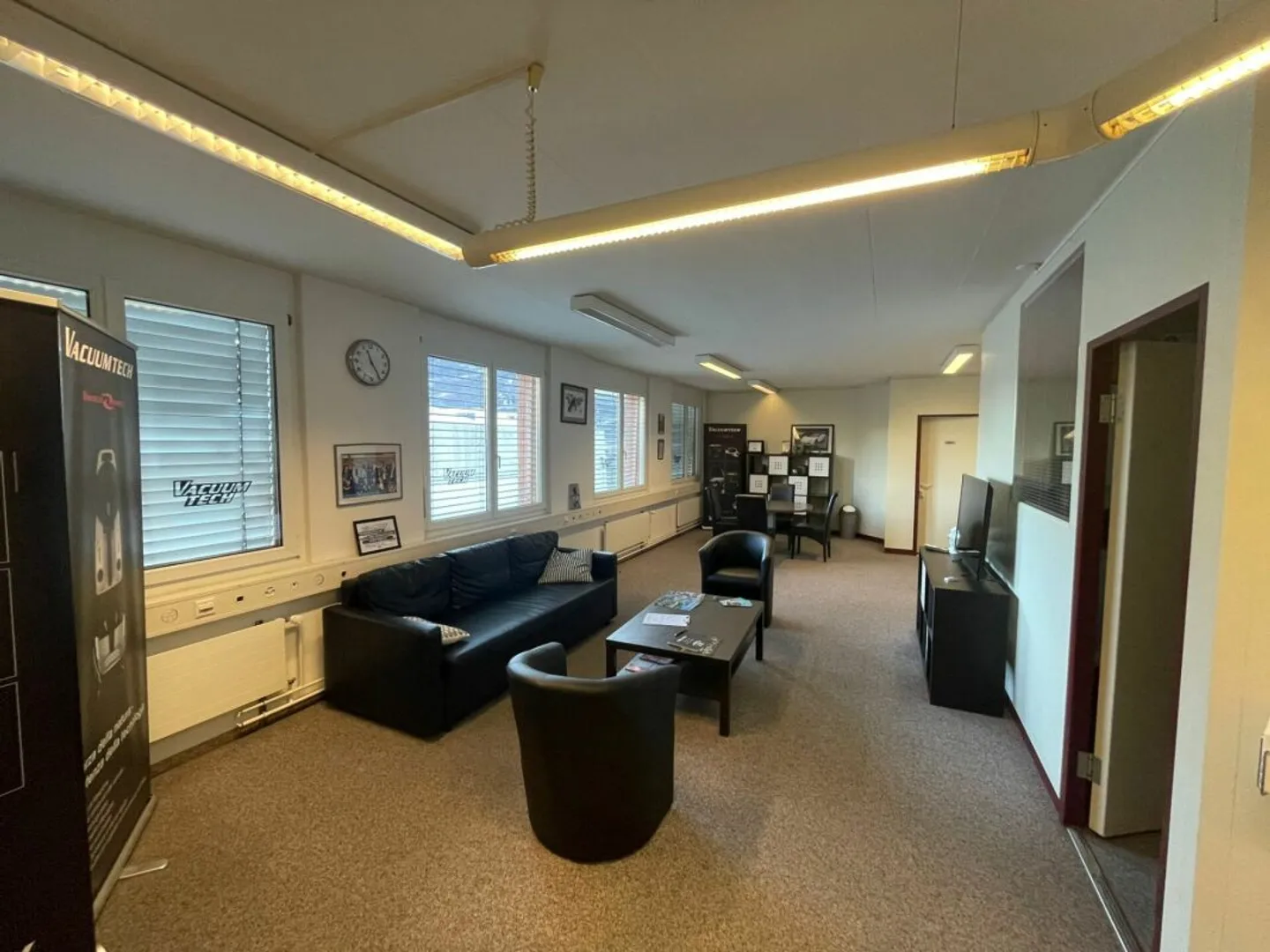 Gewerbefläche Nähe Sion - Foto 1 von 8