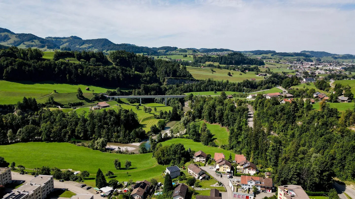 Vivre là où la nature commence avec un coin salon et une vue sur la verdure - Photo 8 sur 8