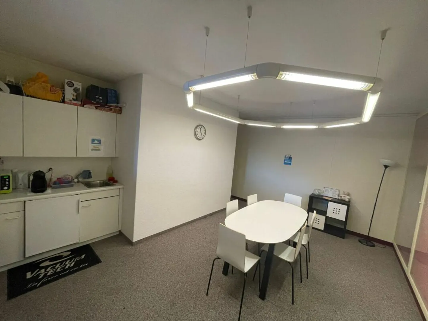 Gewerbefläche Nähe Sion - Foto 2 von 8