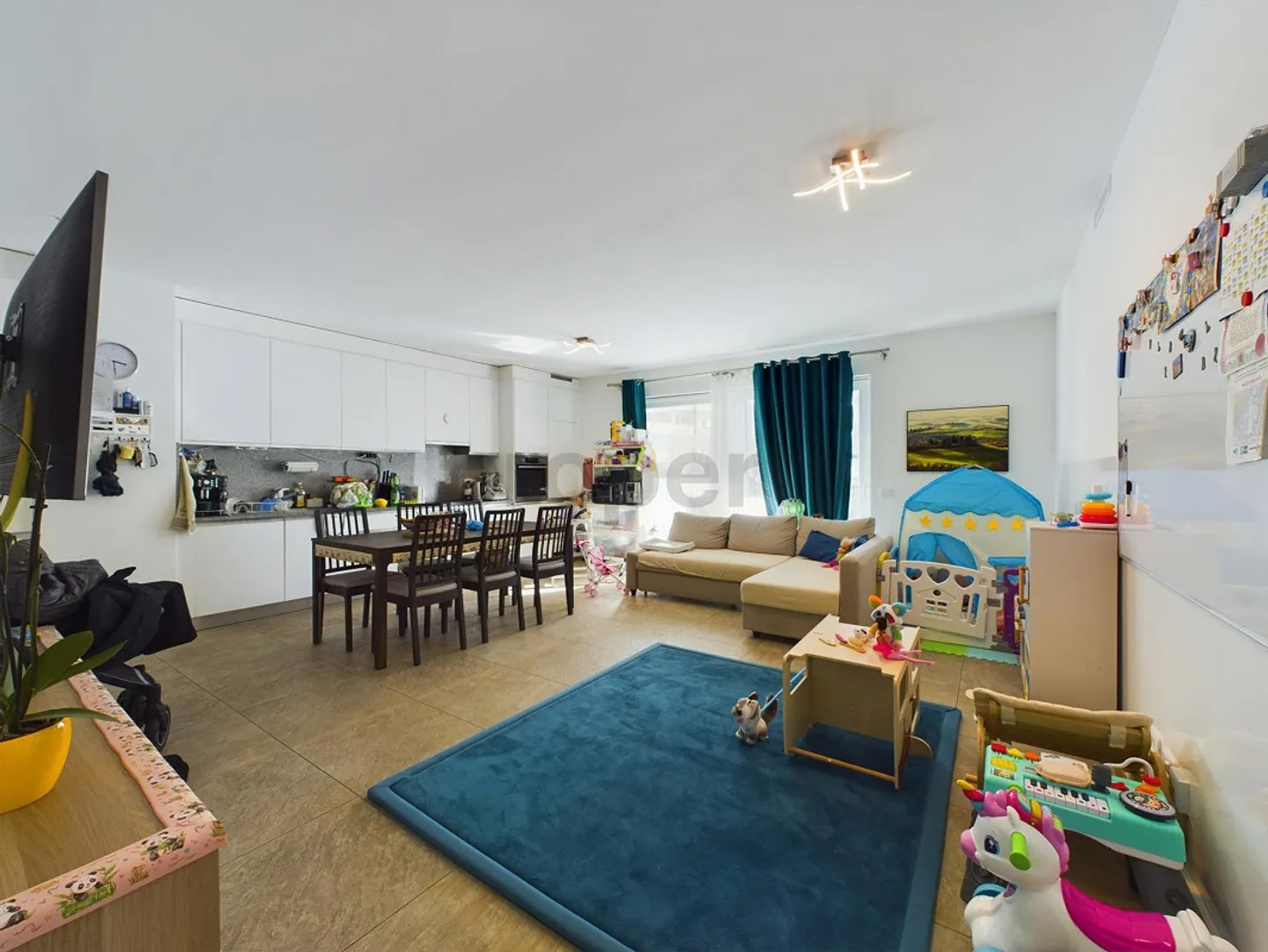 Elegant 4.5-room apartment in Bellinzona with a 30 sqm terrace - Photo 1 of 11