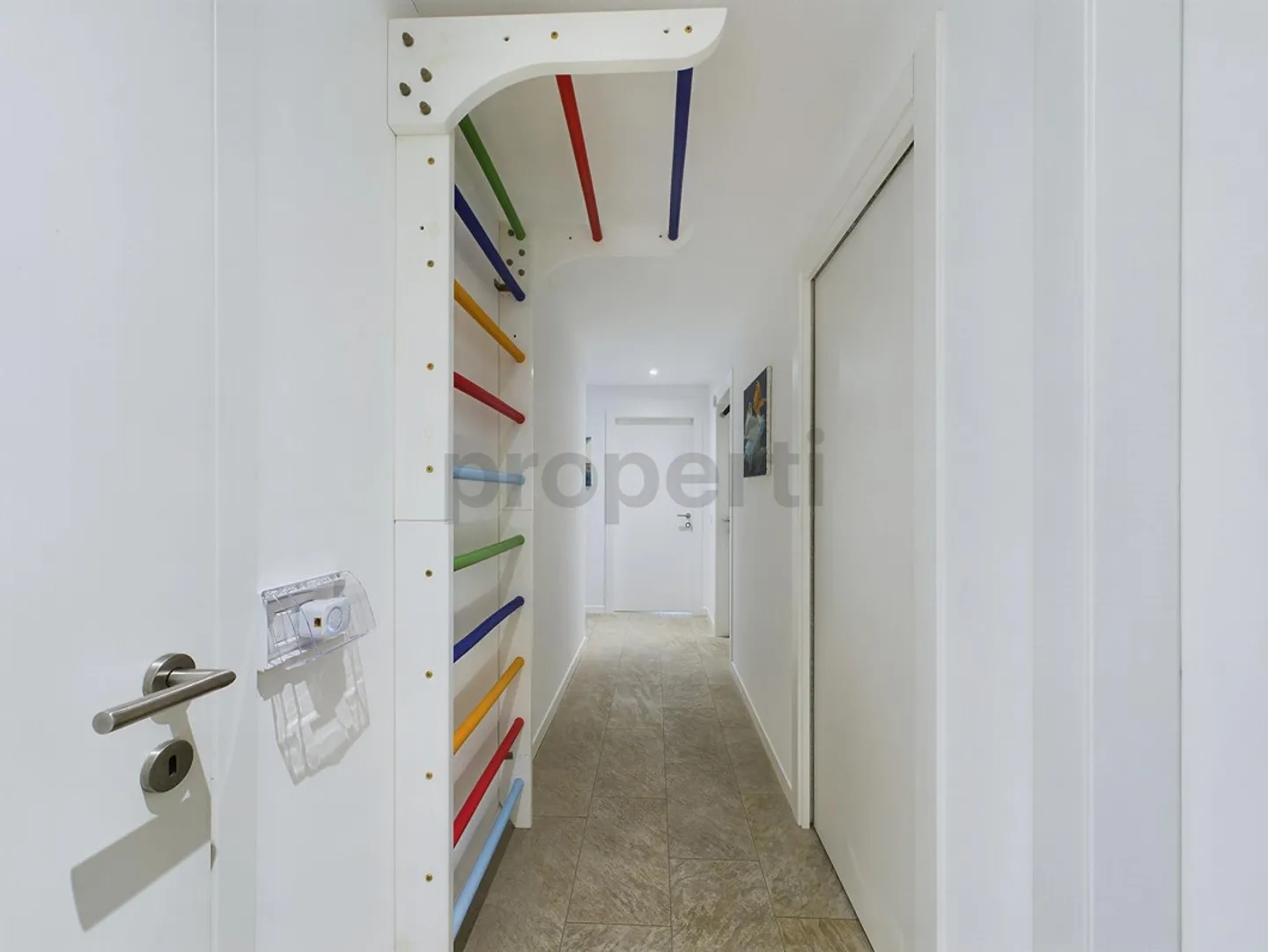 Elegant 4.5-room apartment in Bellinzona with a 30 sqm terrace - Photo 7 of 11