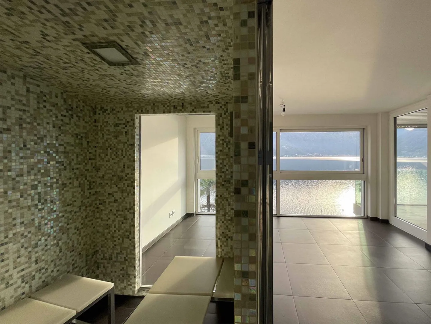 Attico esclusivo con vista lago e posto barca - Foto 9 di 14