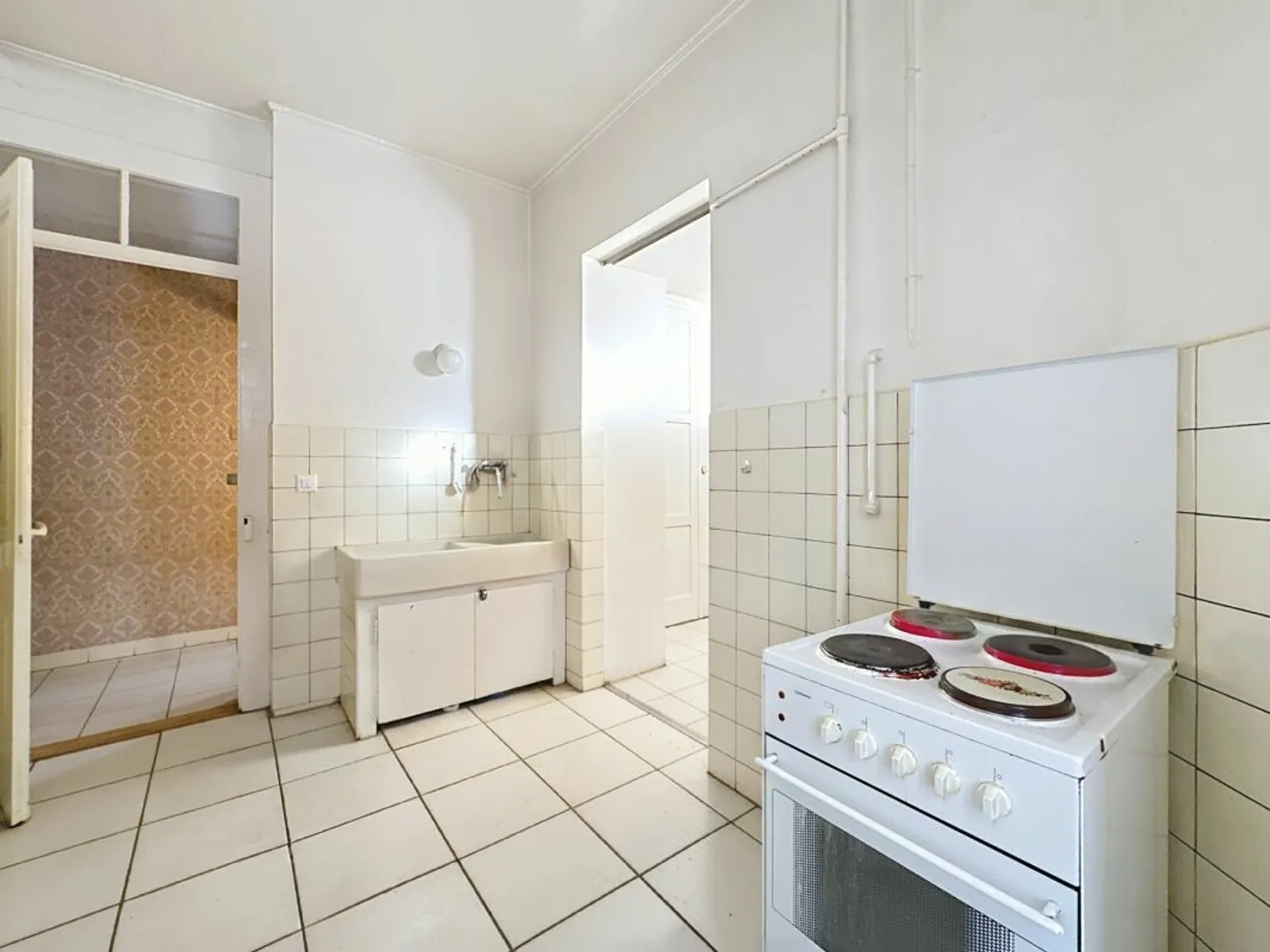 Mixed-use building for sale - Photo 14 of 26