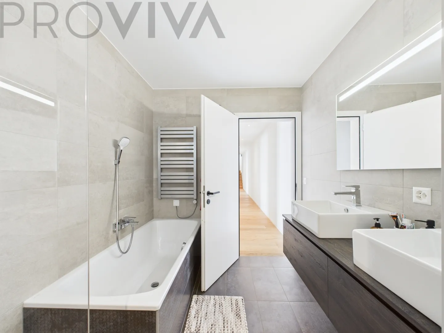 Modernly equipped, fantastic view, heated outdoor pool included - Photo 6 of 7