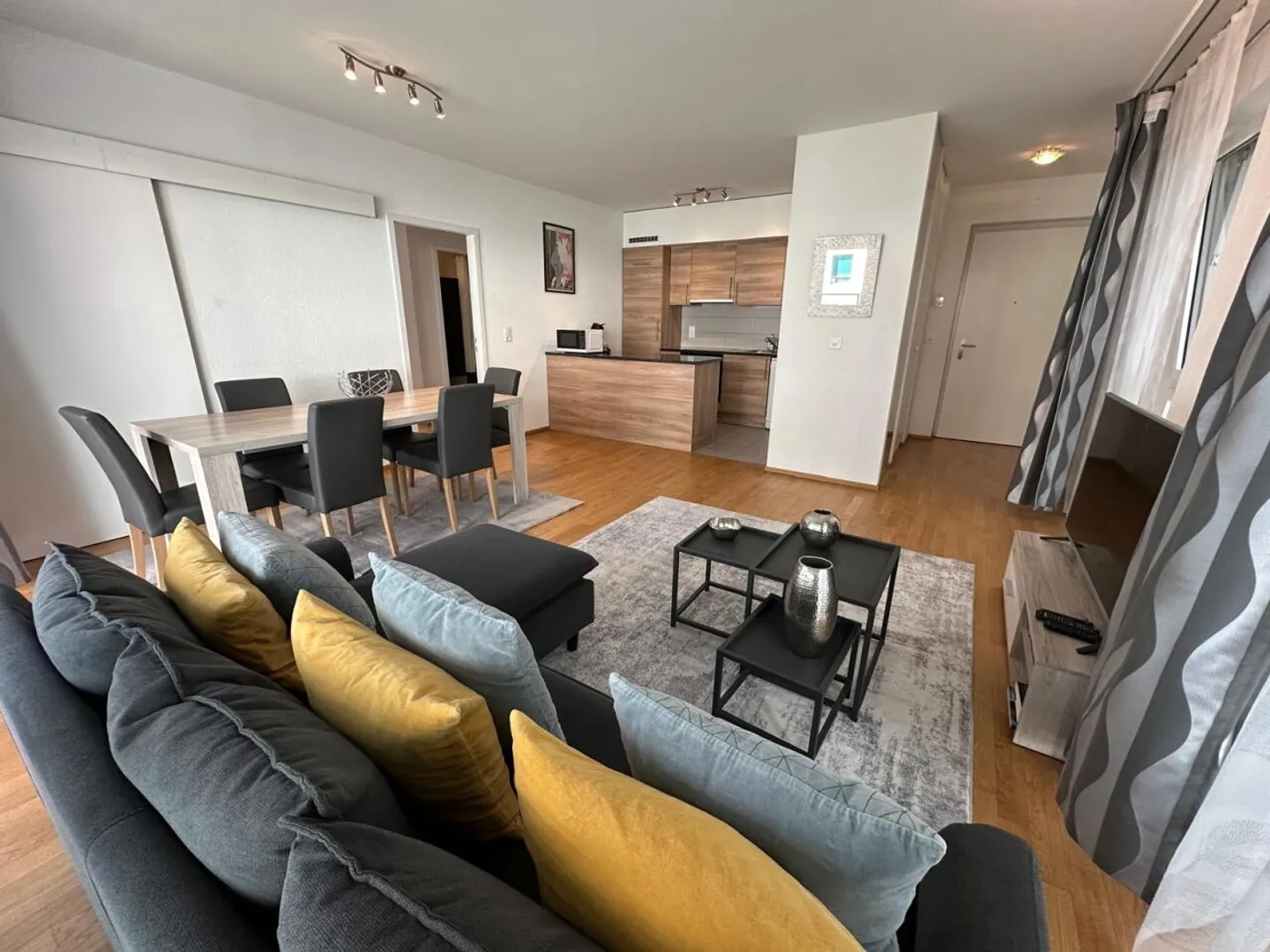 Bel appartement meublé de 5 pièces - Photo 1 sur 8