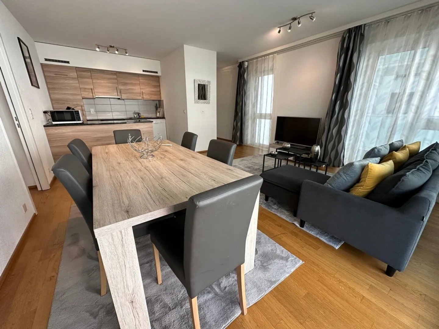 Bel appartement meublé de 5 pièces - Photo 2 sur 8