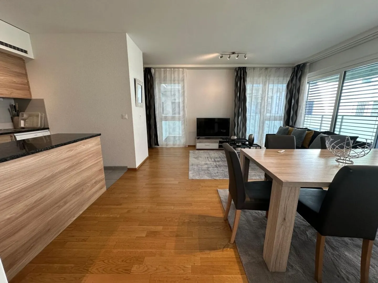 Bel appartement meublé de 5 pièces - Photo 3 sur 8