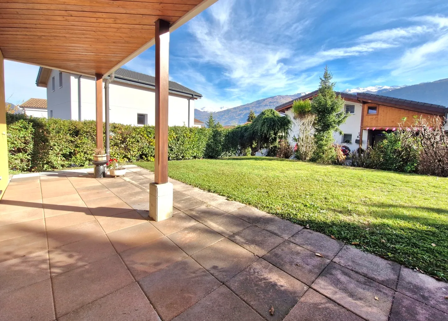 Apartment - Photo 2 of 5