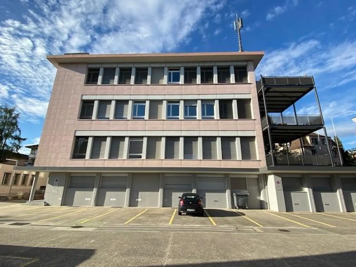 «Place de parking» - Photo 1 sur 1