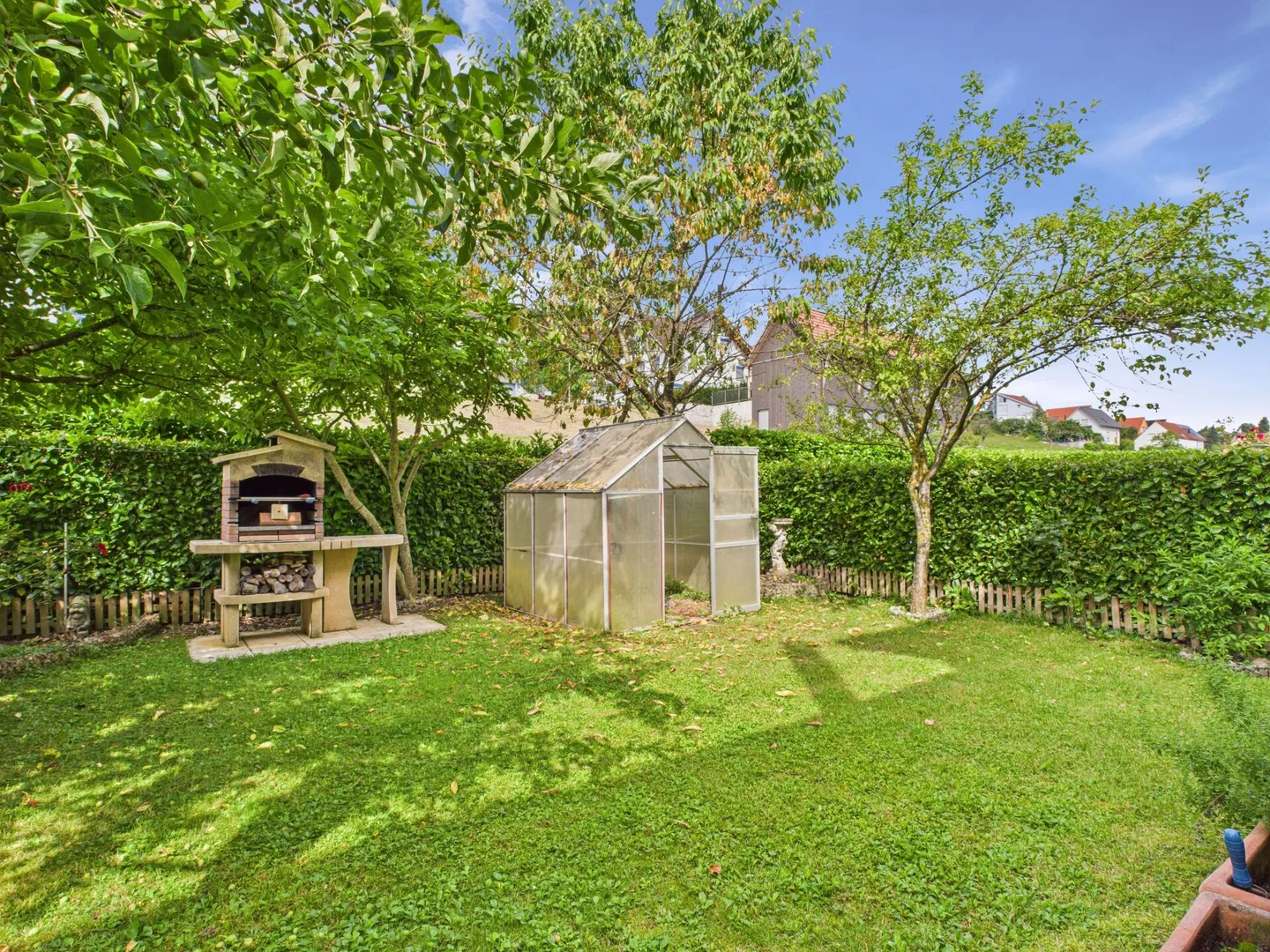 Family-friendly Minergie townhouse in Thürnen - with garden and plenty of space - Photo 3 of 13