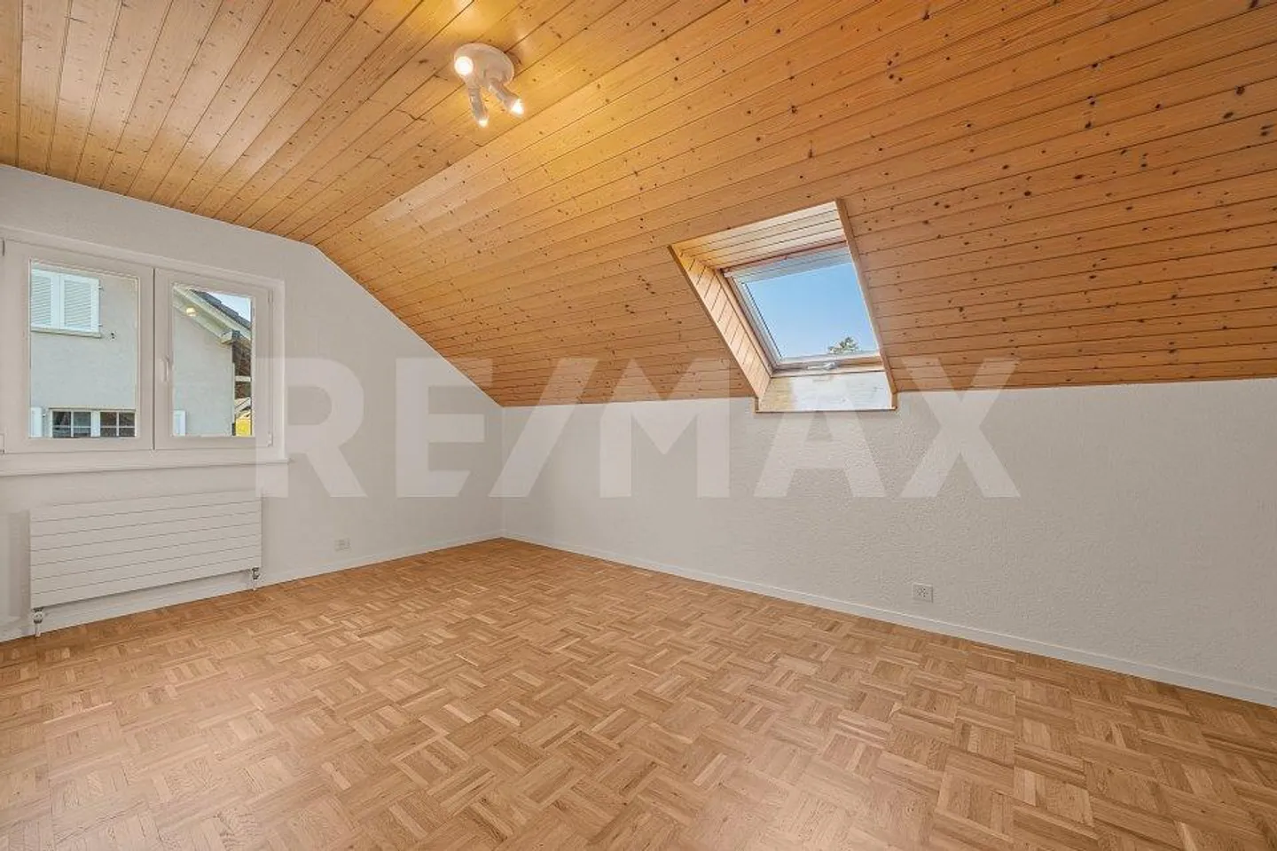 Penthouse spacieux avec mezzanine - Photo 12 sur 13