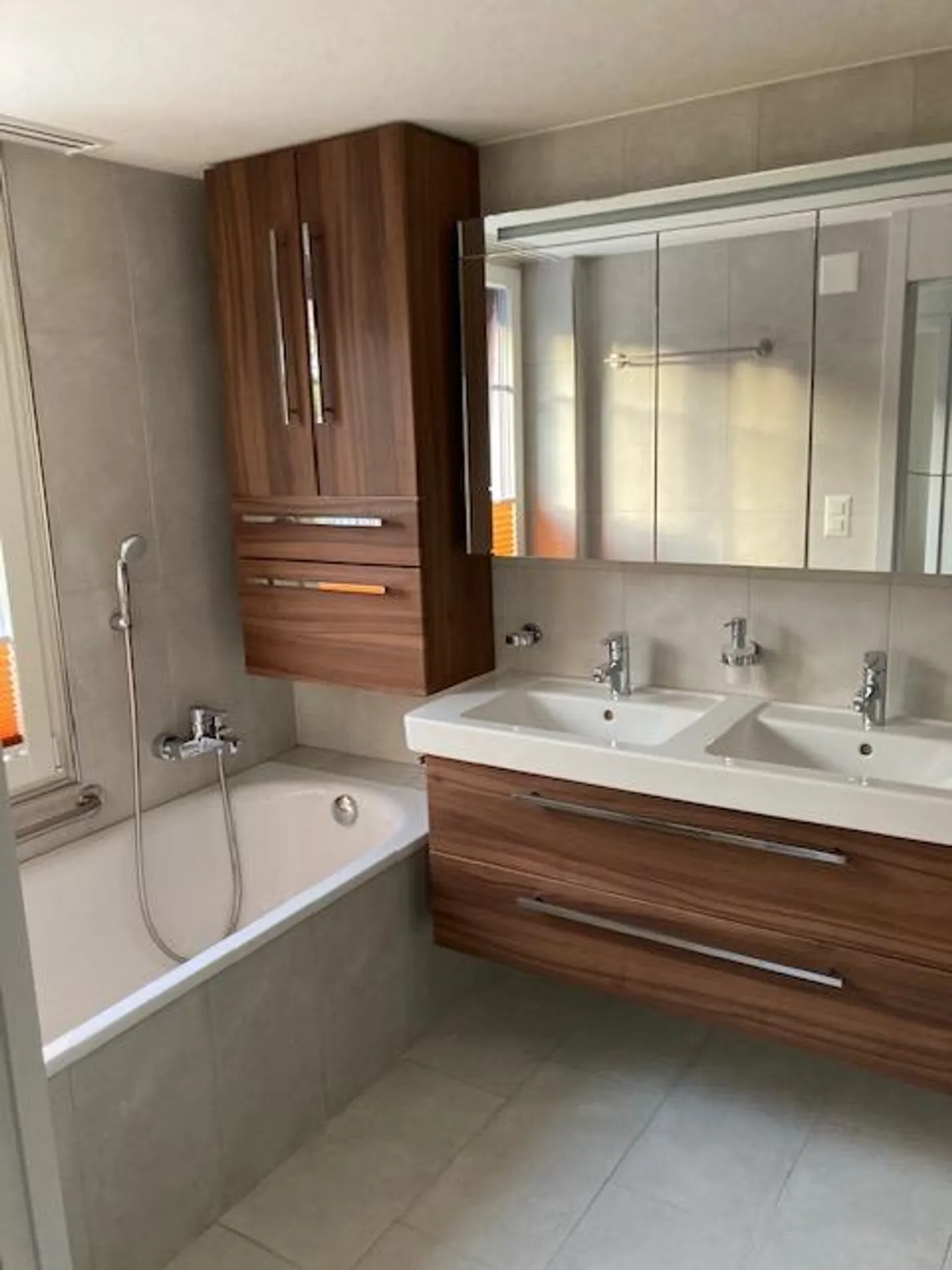 Appartamento di 4,5 stanze con balcone e terrazza da condividere - Foto 12 di 19