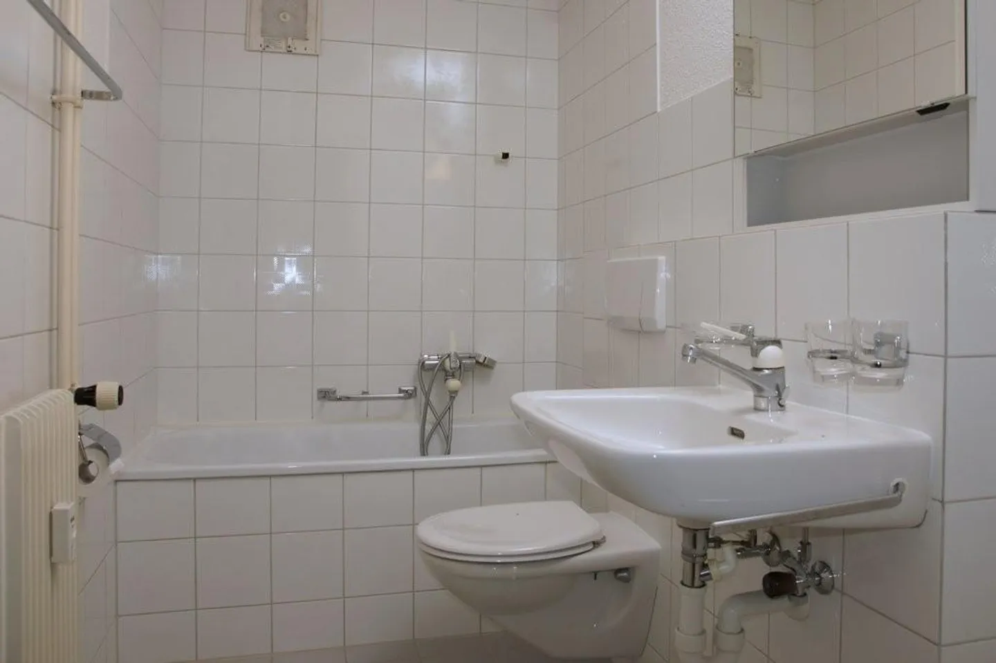Beautiful small apartment in a well-kept property - Photo 4 of 5