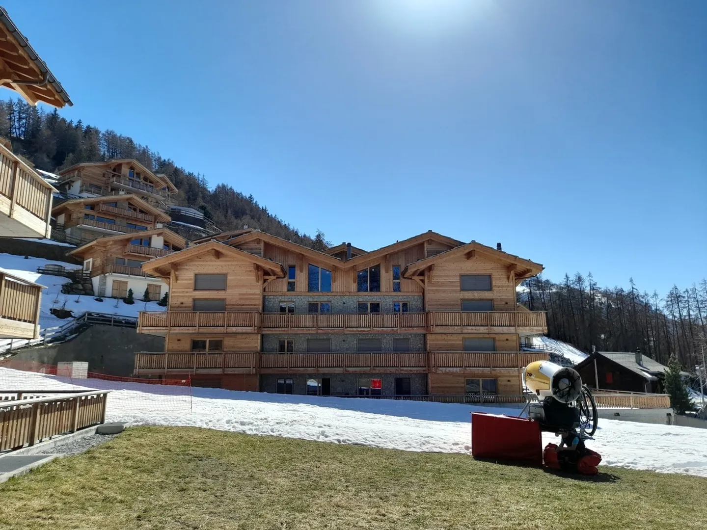 Ski-in Ski-out Apartment in Veysonnaz Floor 1 - Photo 1 of 13
