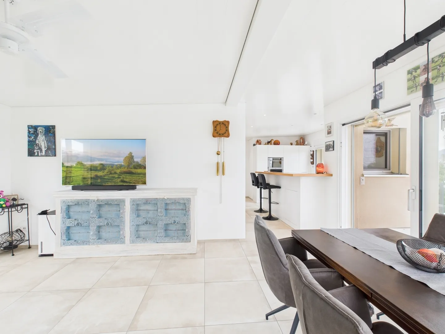 Luminoso appartamento attico di 3,5 locali con terrazza sul tetto - Foto 5 di 10