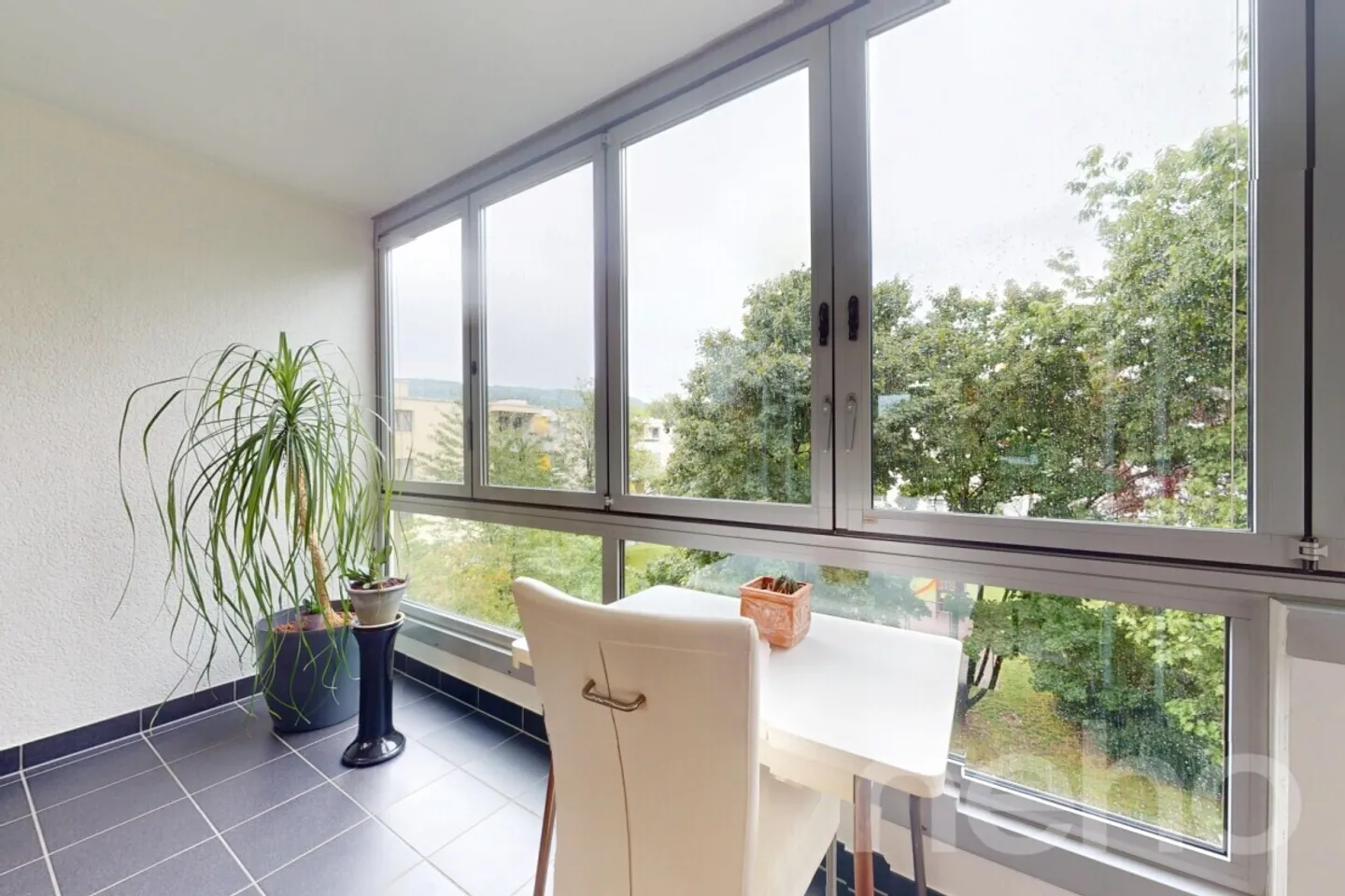 Duplex avec 2 balcons, garage et vue sur la verdure - Photo 8 sur 12