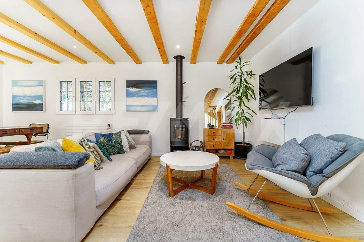 A rare place between forest and city: chalet in Lausanne - Photo 3 of 13