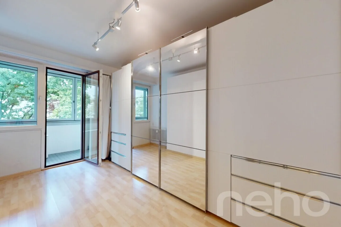 Duplex avec 2 balcons, garage et vue sur la verdure - Photo 11 sur 12